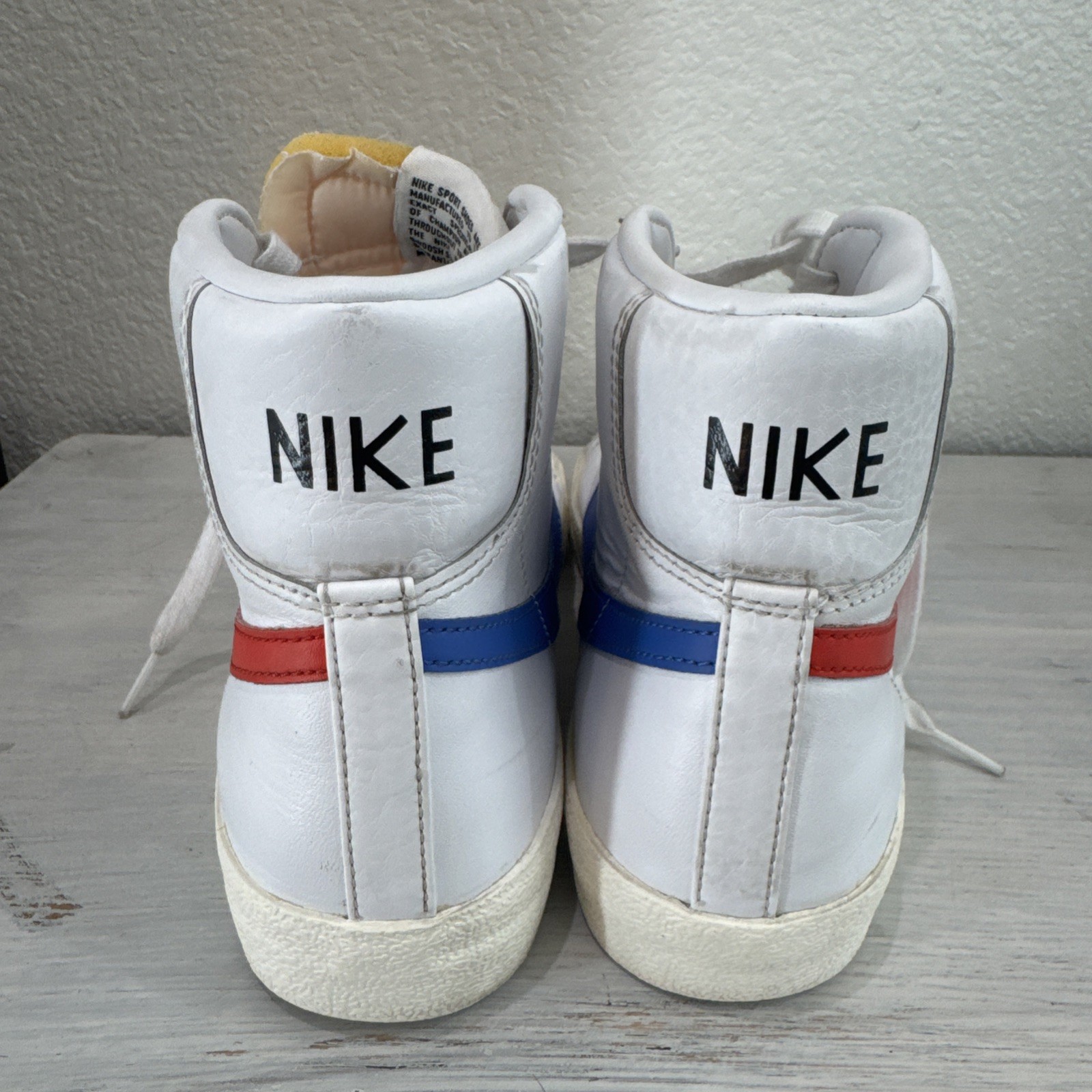 Nike Blazer Mid ’77 Vintage High Top Sneakers White Red Blue Mens Size 8 Shoes
