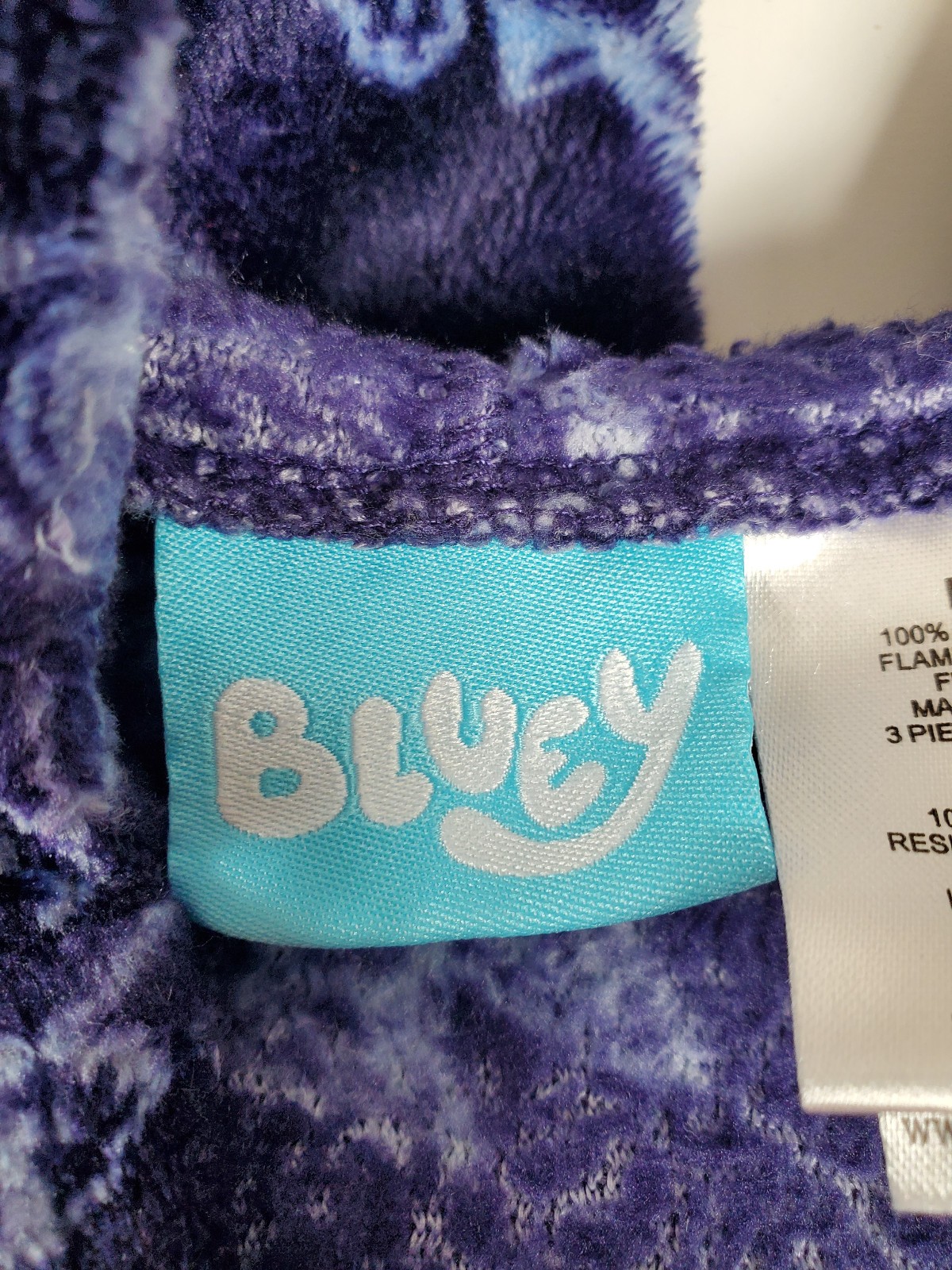 BLUEY Hooded Robe Size Medium (8) Boy Girl Bathrobe Pajama Cover Up