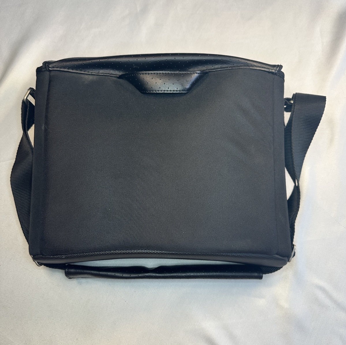 Bose Black Messenger Bag Adjustable Shoulder Strap Pockets Medium