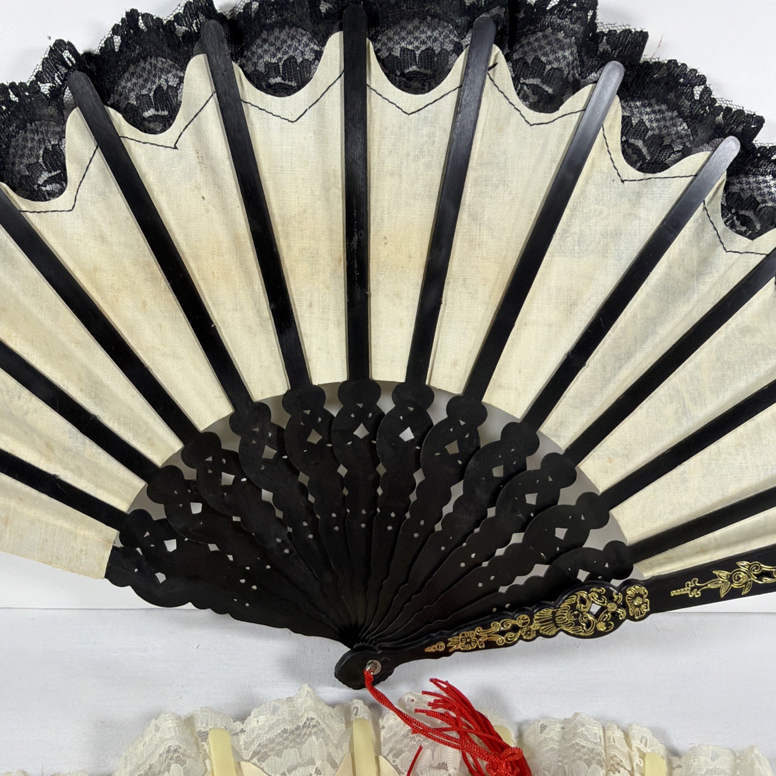 2 Vintage 1980’s Classical Scent Hand Fans fan Lace Fabric Plastic