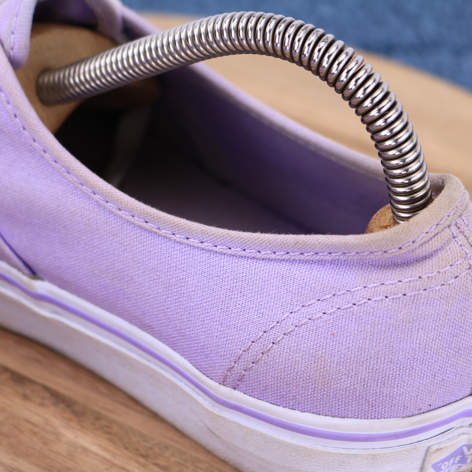 Vans Authentic Lavender White Canvas Low Top Skate Shoes Size Men 6.5 / Women 8