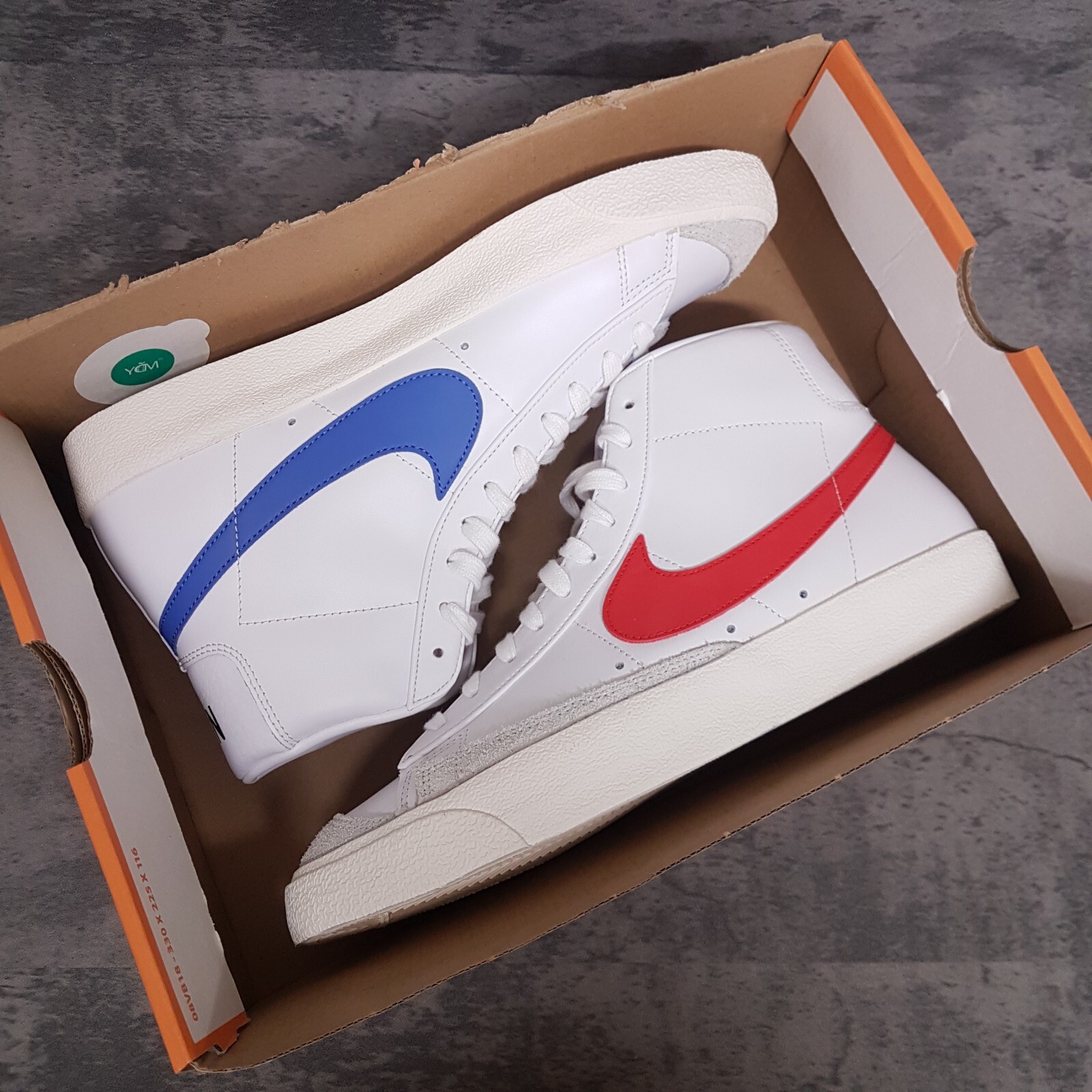 NIKE Blazer Mid 77 Vintage Mismatched Swoosh Shoes Mens 10 Blue Red Nby