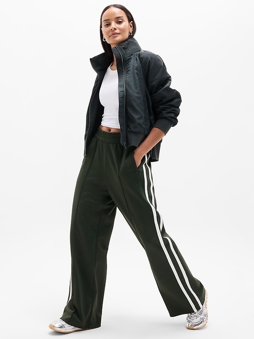 Athleta M Medium Tempo Mid Rise Wide Leg Track Pant Elm/White NWT!