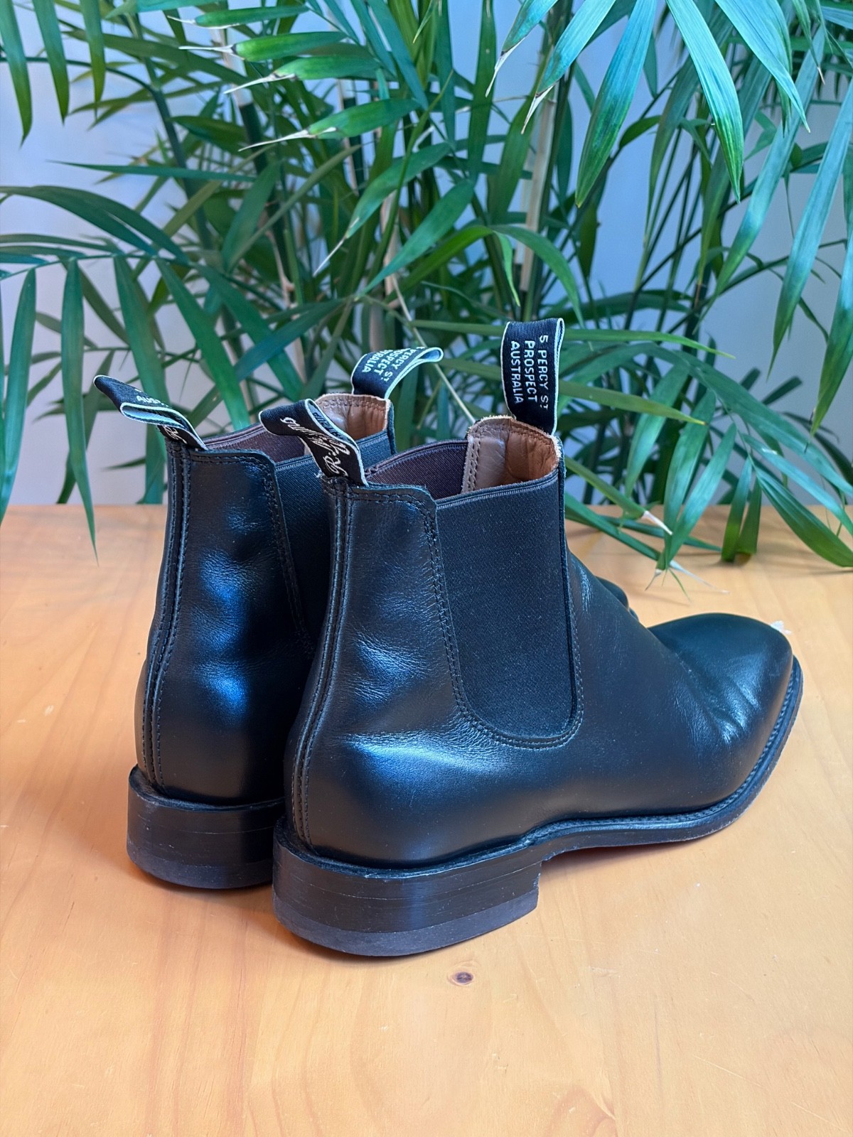R.M. Williams Classic Craftsman Leather Chelsea Boots US 10 / UK 9 – Barely Worn