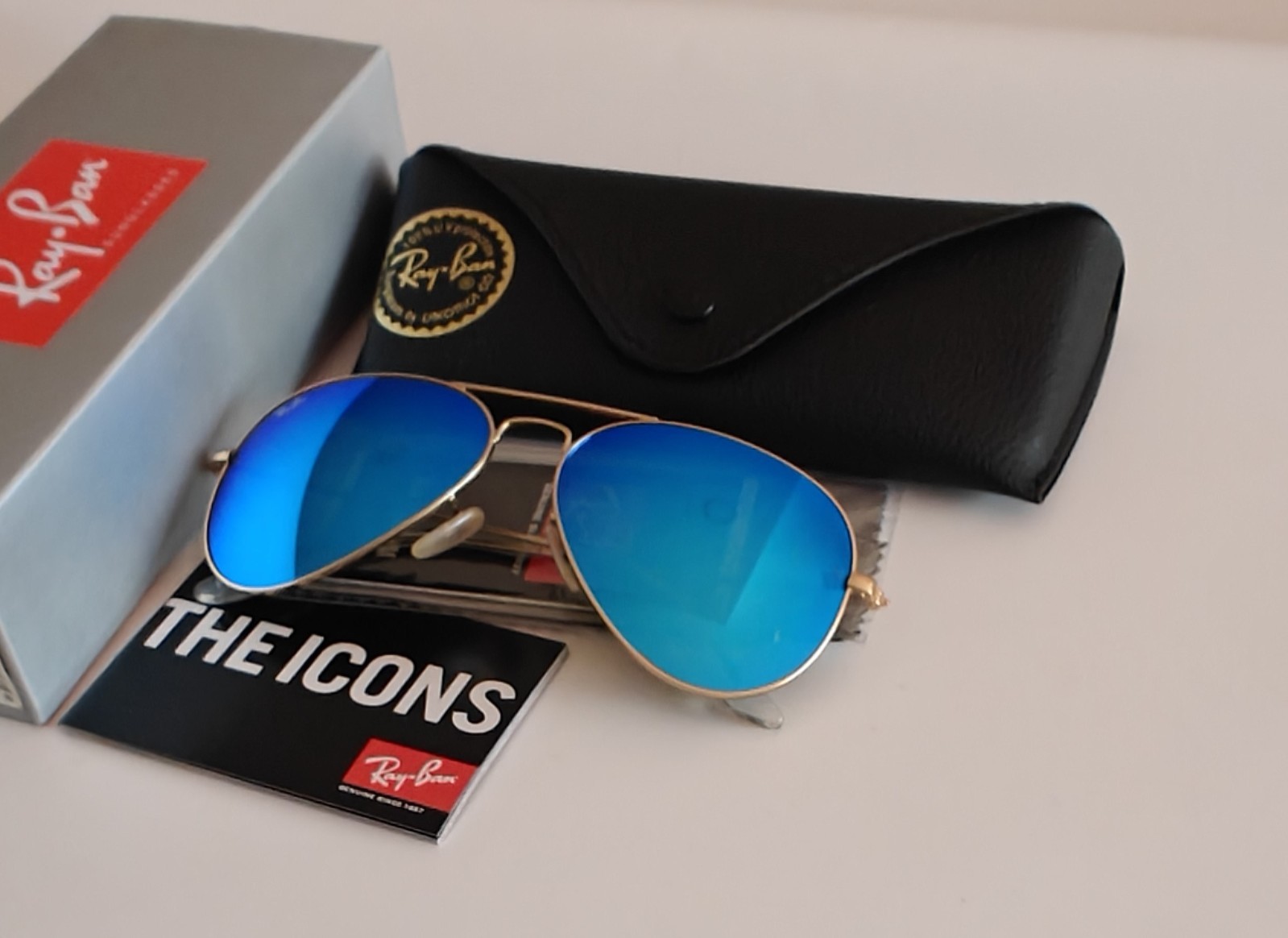 Ray-Ban RB3025 112/17 Aviator Classic Gold Frame Blue Mirror Lenses Sunglasses
