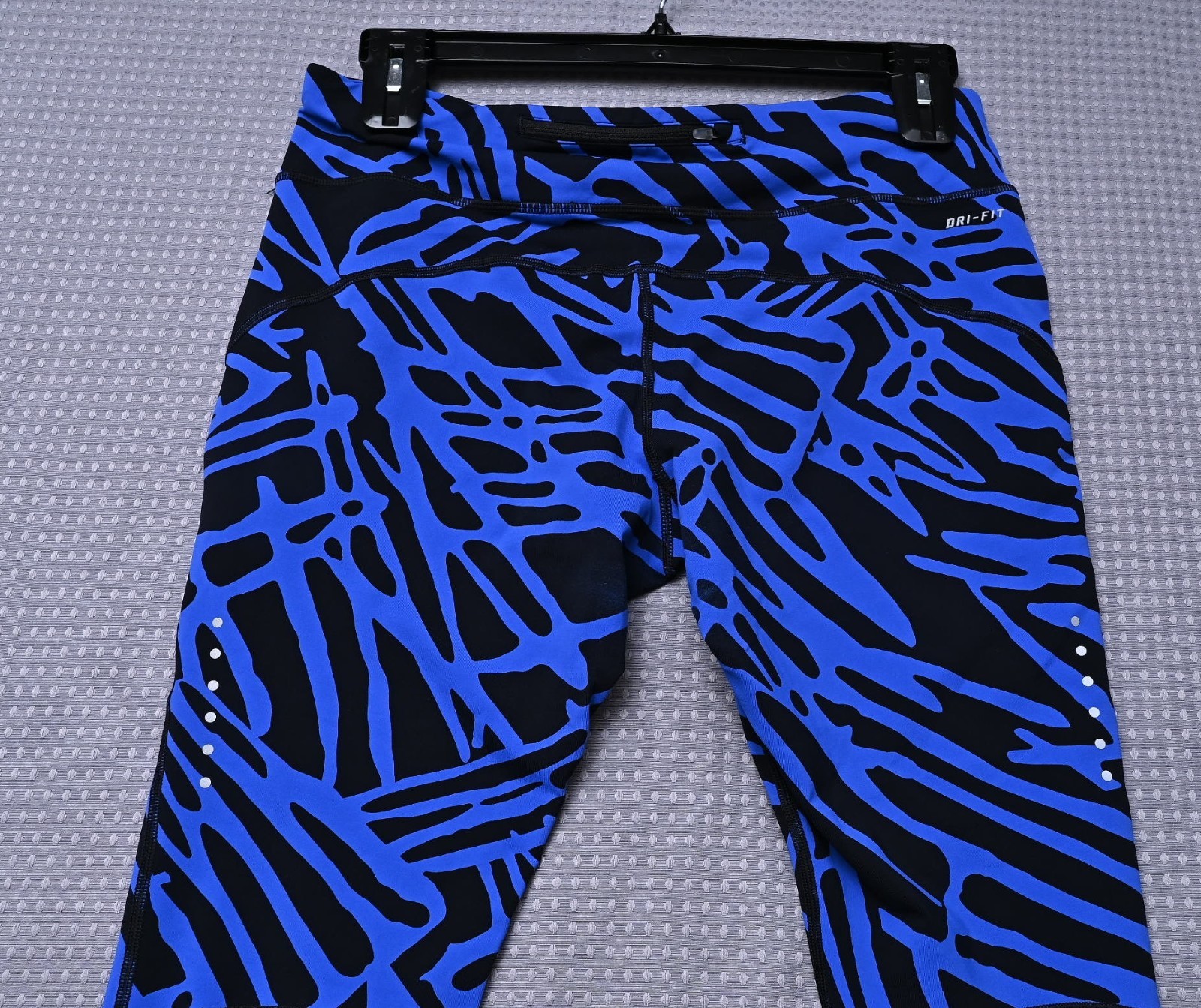Nike® Size XL Splash Patterned Print Blue Leggings Body: 77% Nylon & 23% Spandex