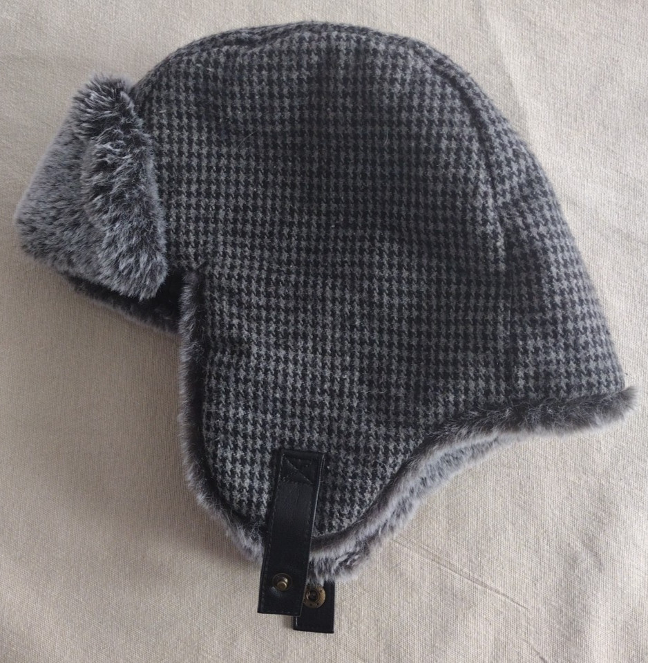Old Navy Gray & Black Houndstooth Faux-Fur-Lined Trapper Hat Size S/M Chin Snap