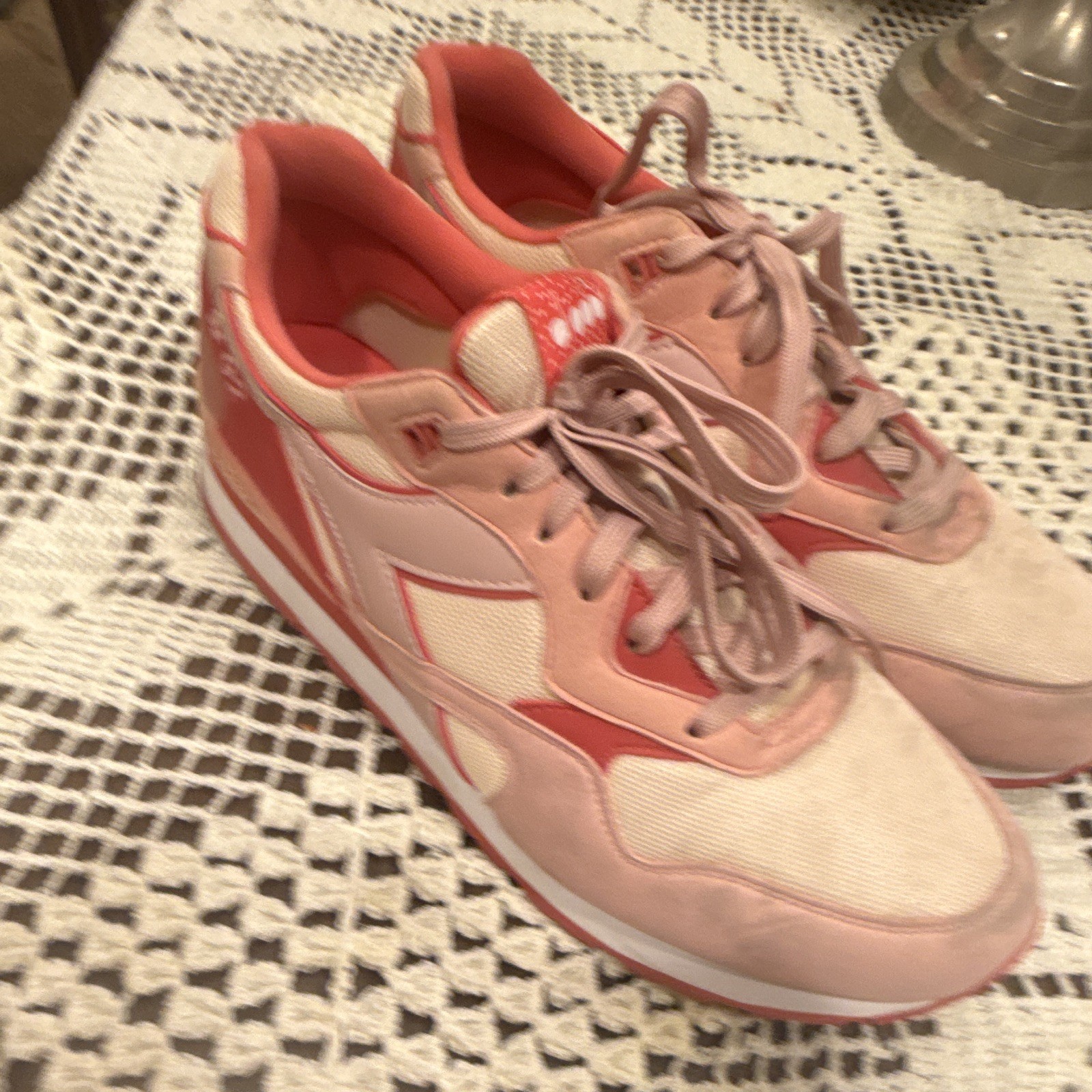 Diadora N-92 Pink White Low Top Lace-Up Athletic Sneaker Men’s Pre-Owned