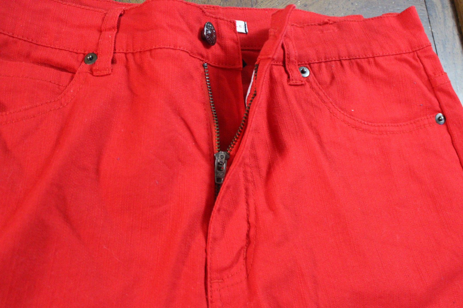 Focus Life Style Women Size 10 Red Pants 97%Cotton 3%Spandex Waist 30×31 Inseam
