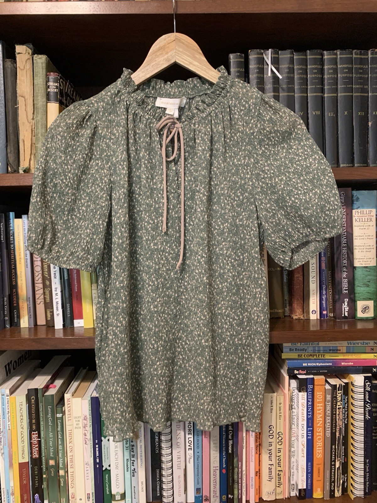 Monteau Los Angeles Women’s Blouse Small Green Floral Puff Sleeve Sheer Crinkle