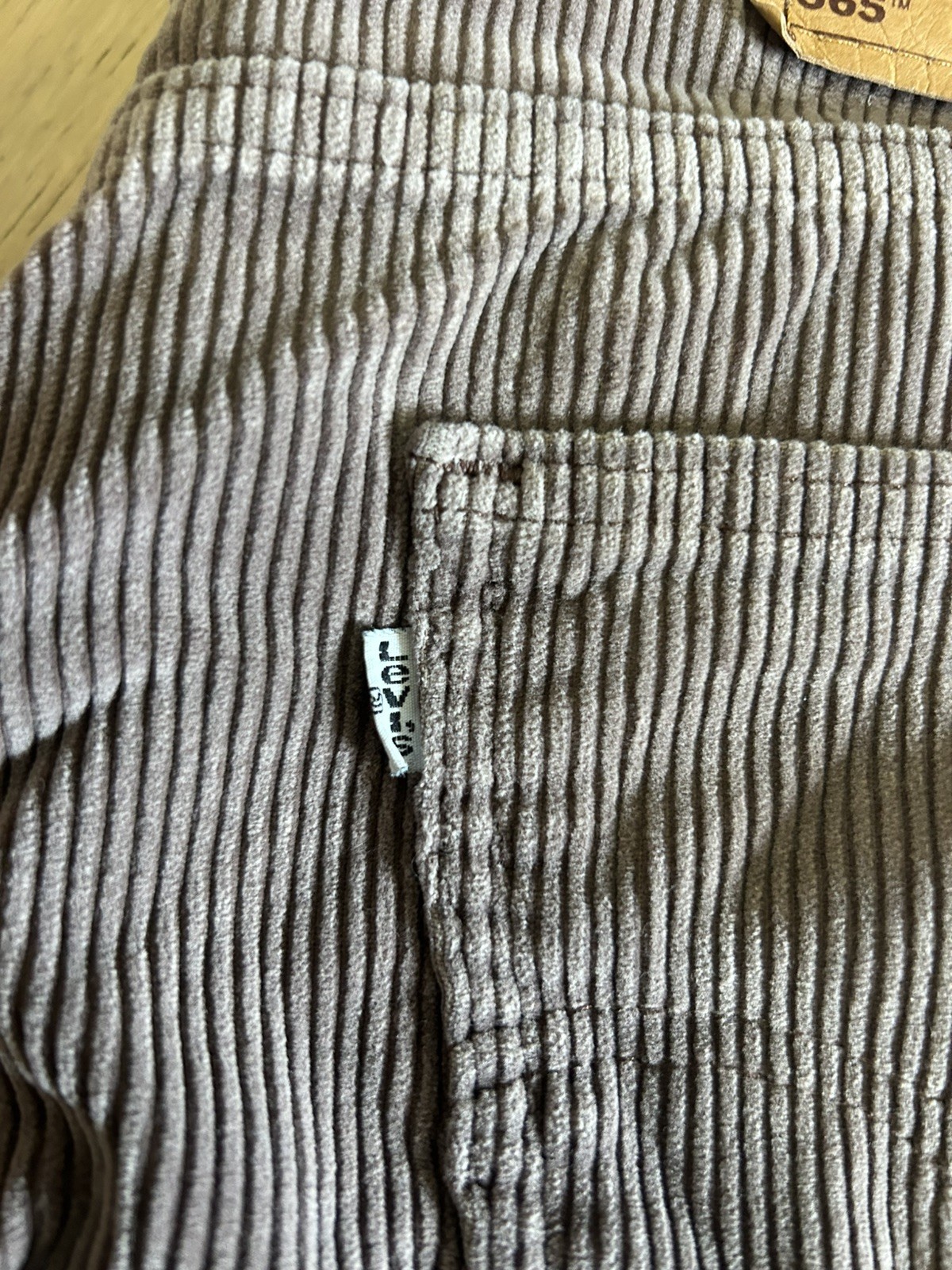 Vintage Levi’s 565 Pants Mens 34 x 32 Brown Corduroy Loose Fit Wide Leg USA