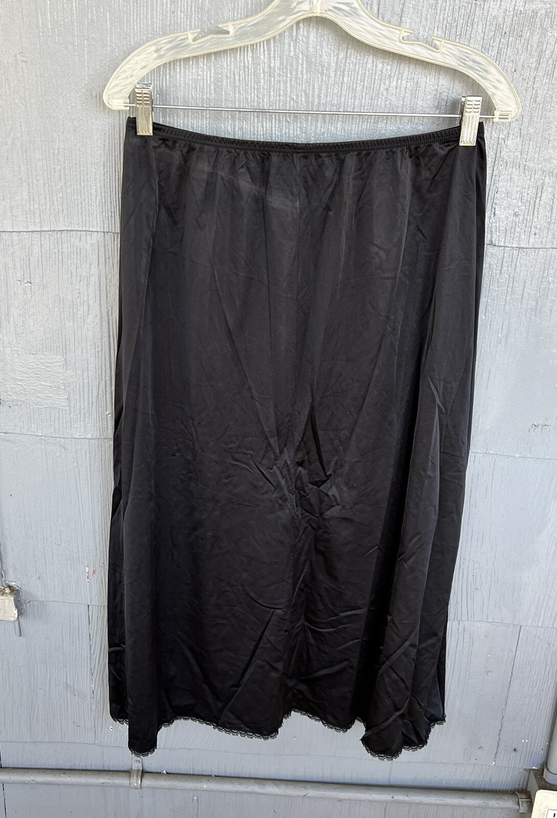 Vintage Vanity Fair Half Slip Skirt Women’s Large 32”Black Satin Nylon Long