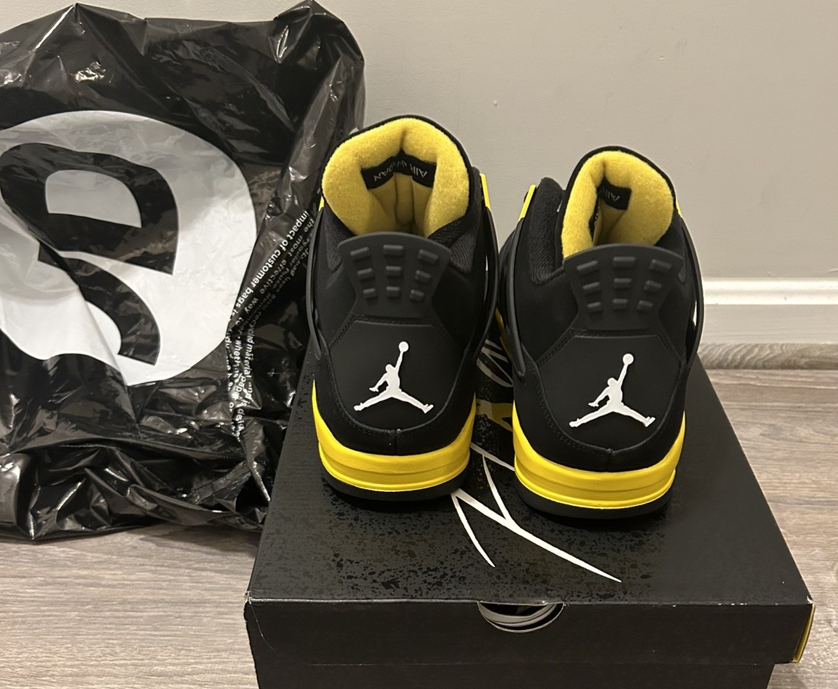 Jordan 4 Retro Thunder 2023 Black Yellow Men’s Size 11.5 Brand New DS