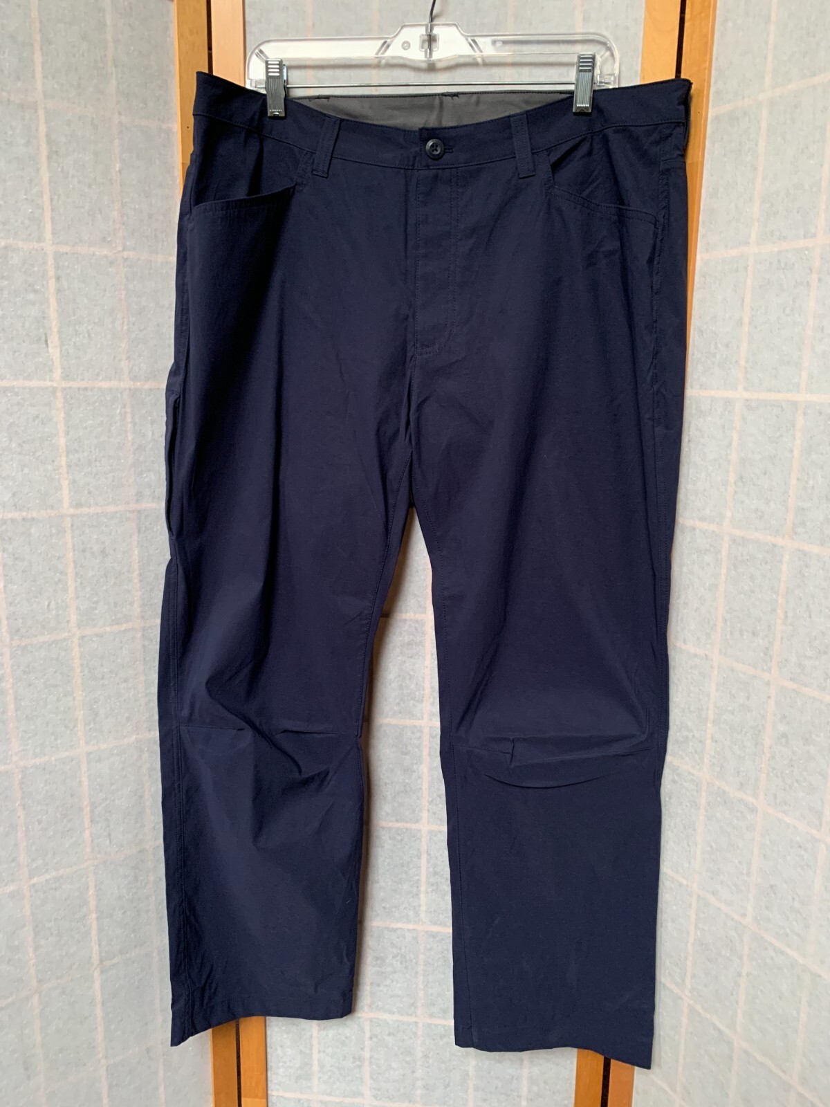 Eddie Bauer Men’s Tech Pants 38 x 29 Navy Blue 95% Nylon 5% Spandex