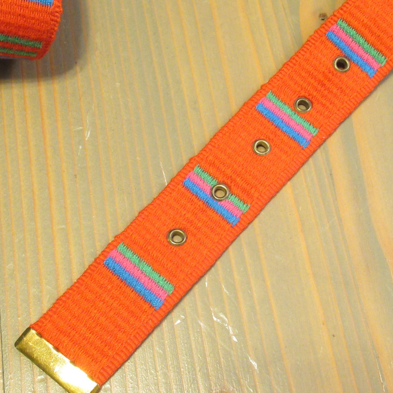Liz Claiborne Embroiderd Belt L Red Blue Purple Striped Gold Tone Buckle Tip