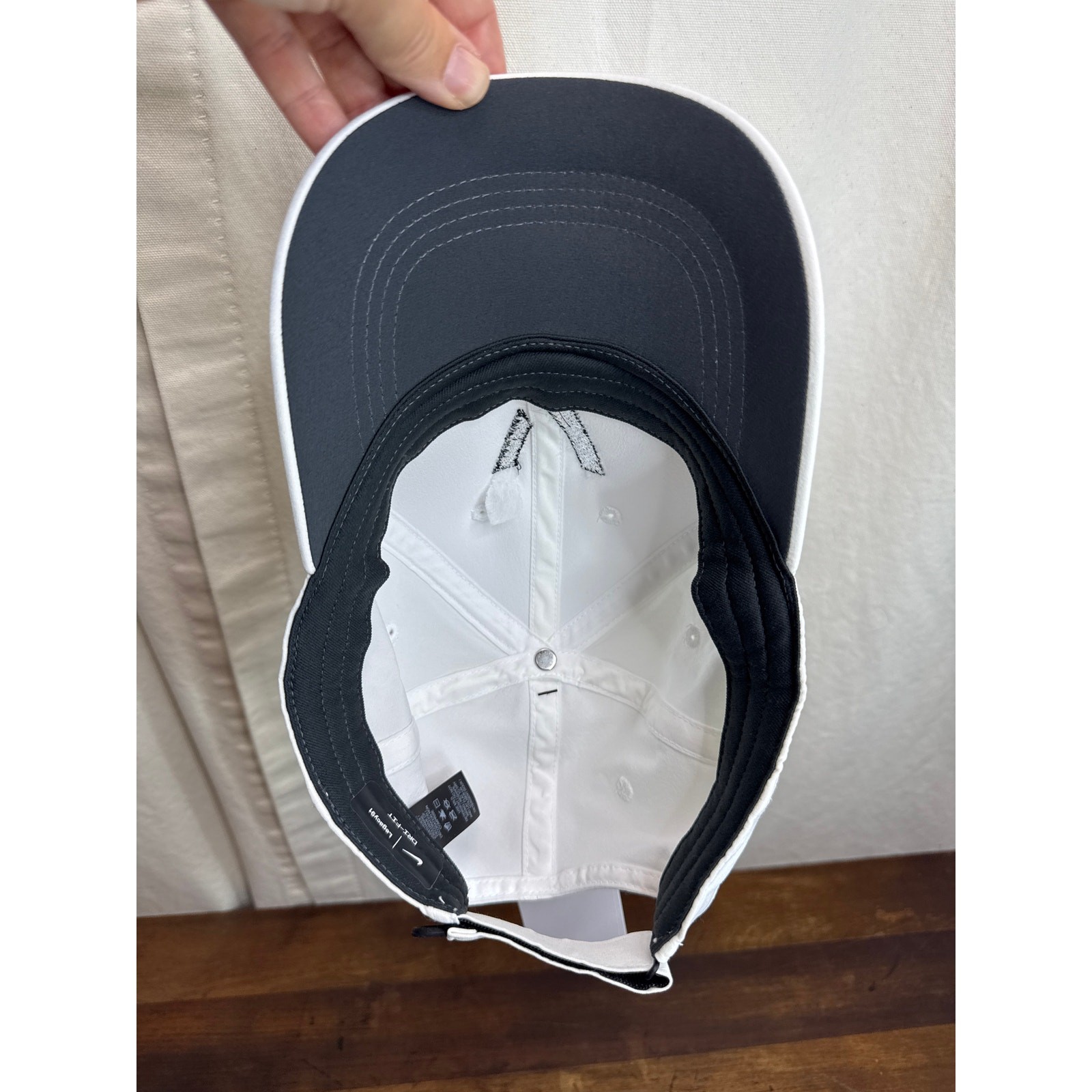 Nike Legacy91 Dri-Fit Unisex Strap Back Golf Hat White & Black V Embroidery NWT