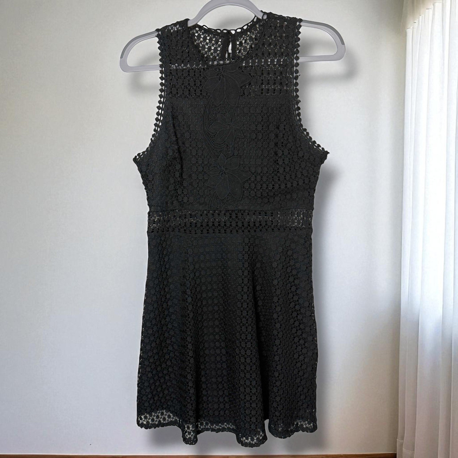FRANCESCAS Womens Black Crochet Lace Sleeveless Fit and Flare Dress Size M