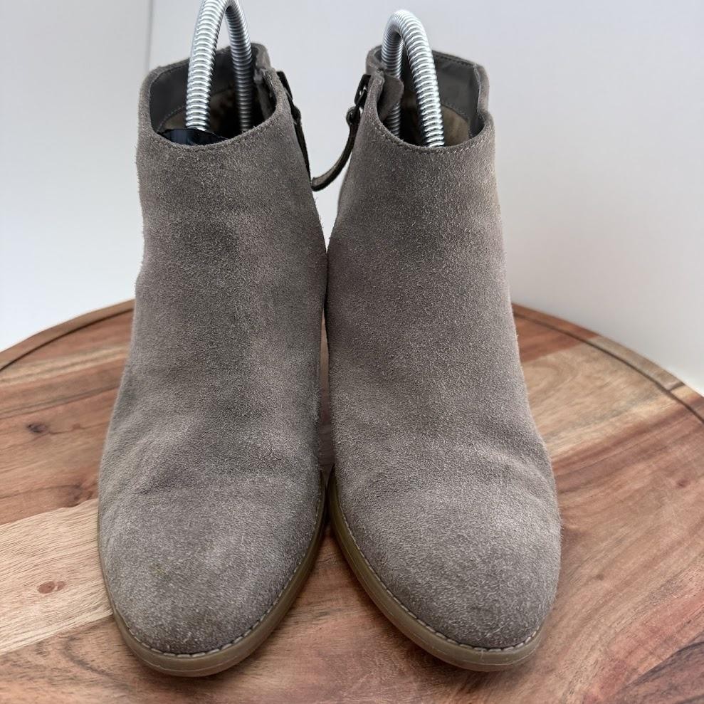 Susina Boots Womens Size 7W Gray Suede Ankle Booties Side Zip Stacked Heel Wide