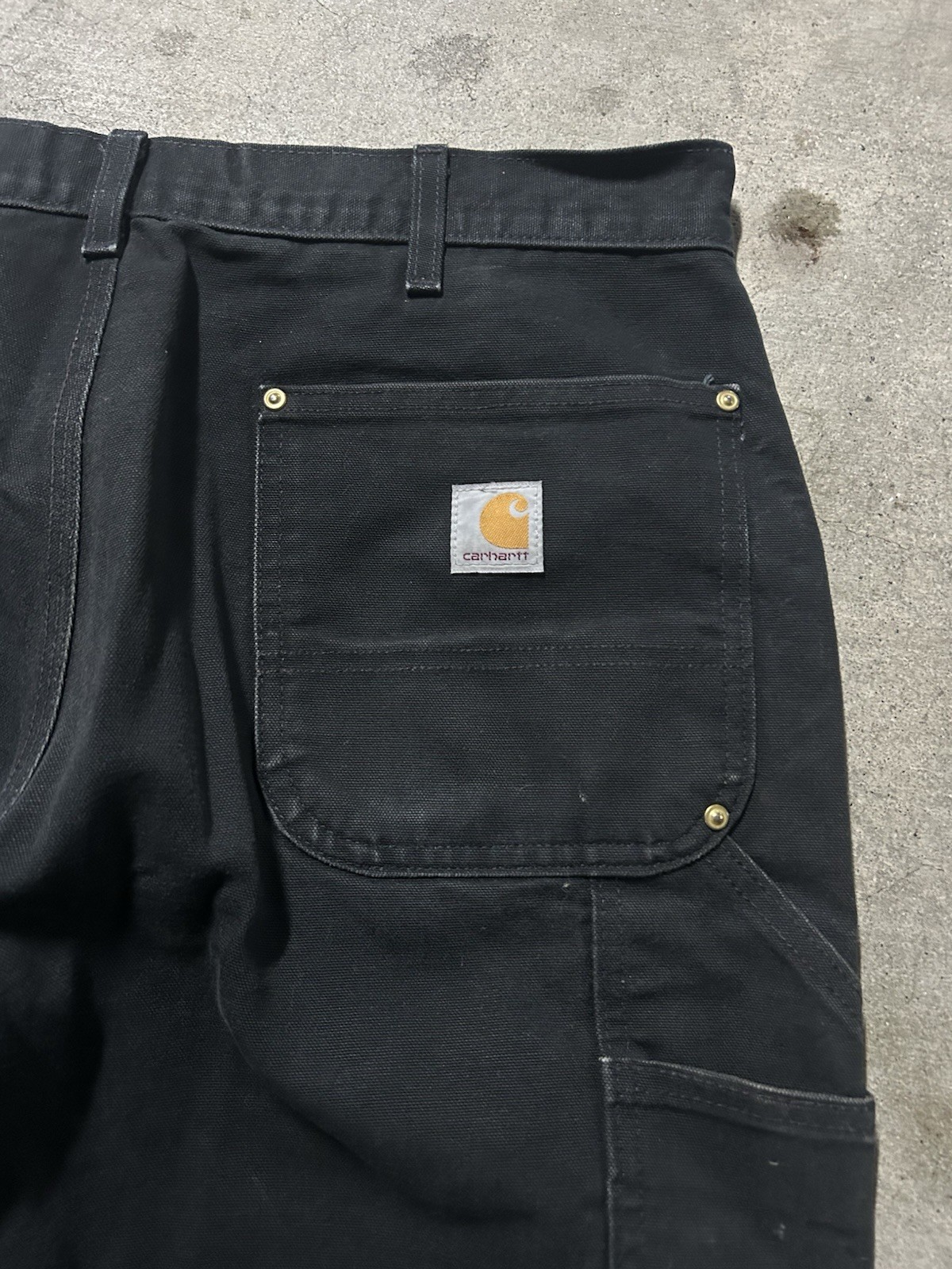 VintageCarhartt B01-BLK Men’s 38×30 Black Cotton Canvas Loose Fit Work Pants USA