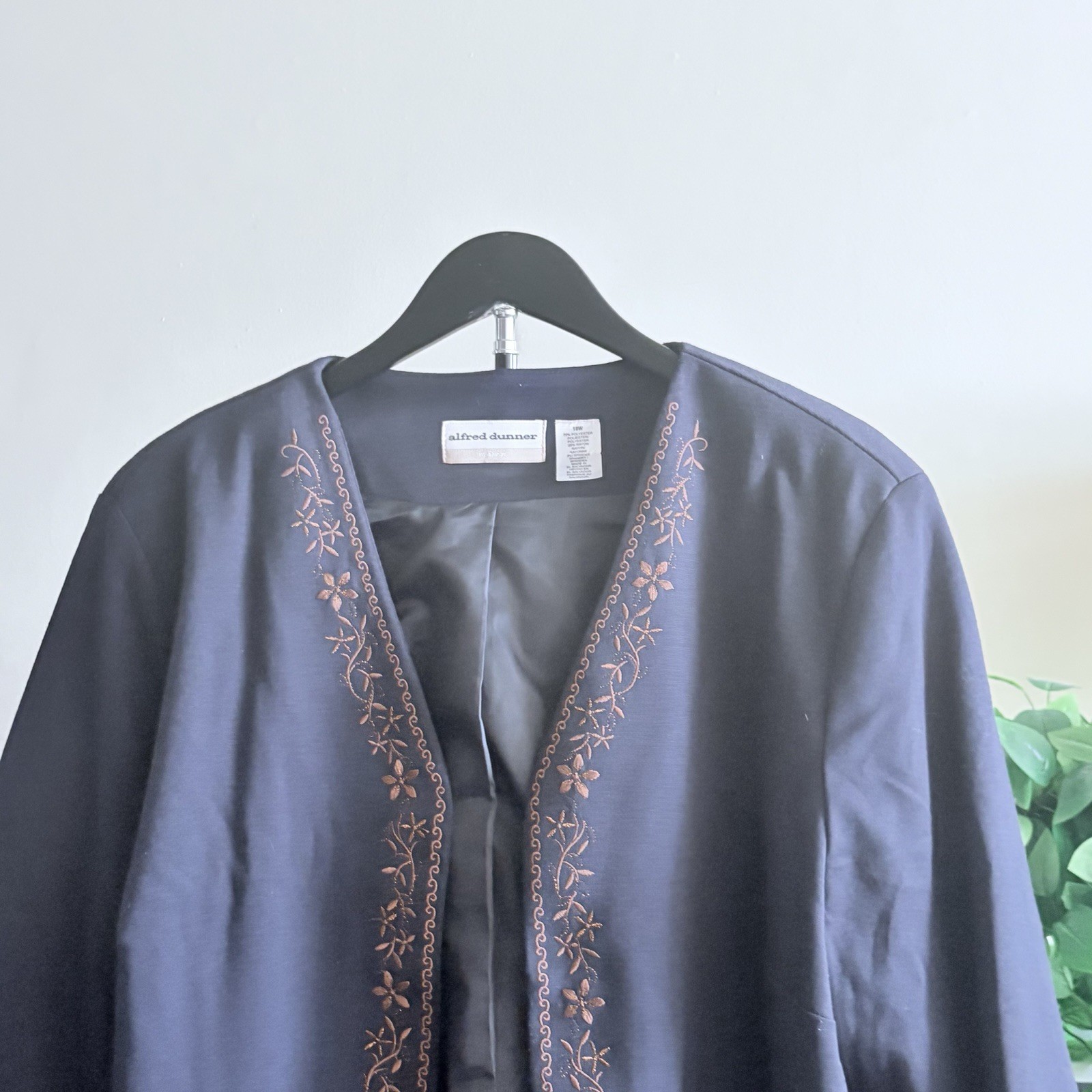 Alfred Dunner Women’s Black Open Front Embroidered Lined Stretch Jacket 18W