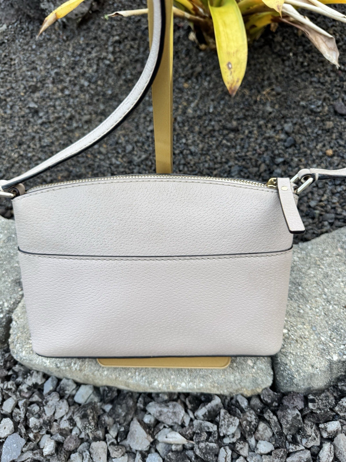 Kate Spade New York Pebbled Leather Crossbody Bag Light Taupe Beige