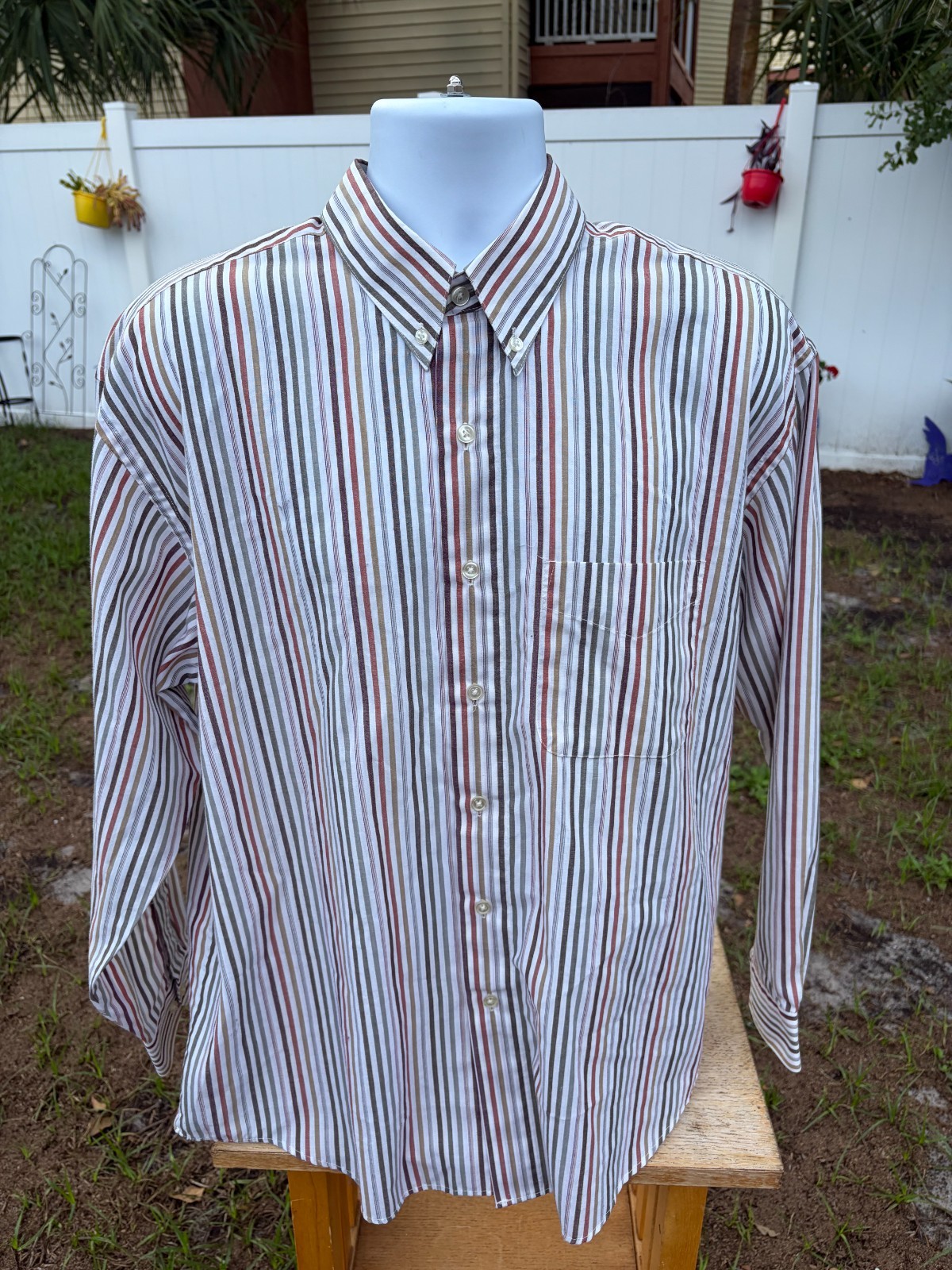 Van Heusen Men’s Large 16-16 1/2 Long Sleeve Striped Wrinkle Free Shirt