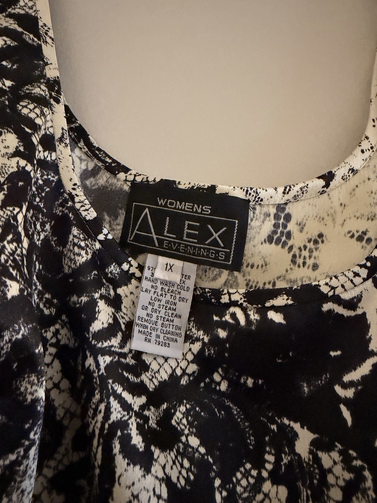 Alex Evenings 2 Pc Twin Set Jacket & Shell Top 1X Black Ivory Lace Effect