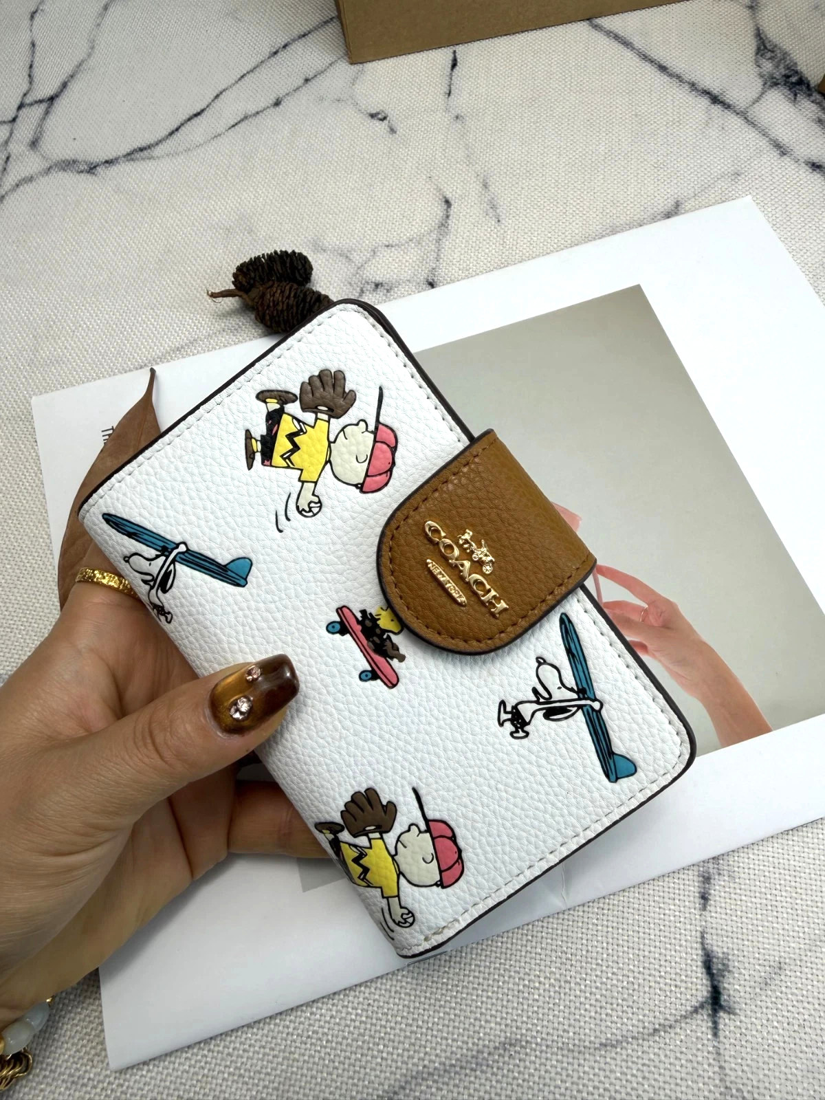 NEW Coach x Snoopy Lychee pattern printed cartoon short Zip Around wallet