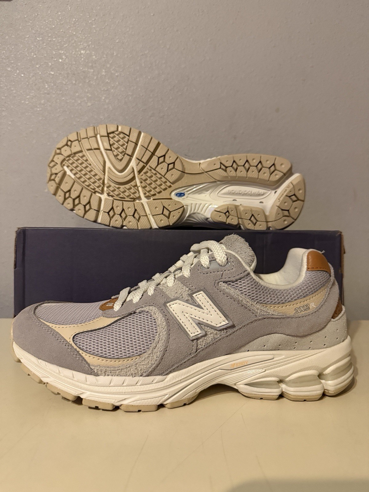 (M2002RSB) NIB New Balance 2002R grey/beige sz 8.5 Mens $145