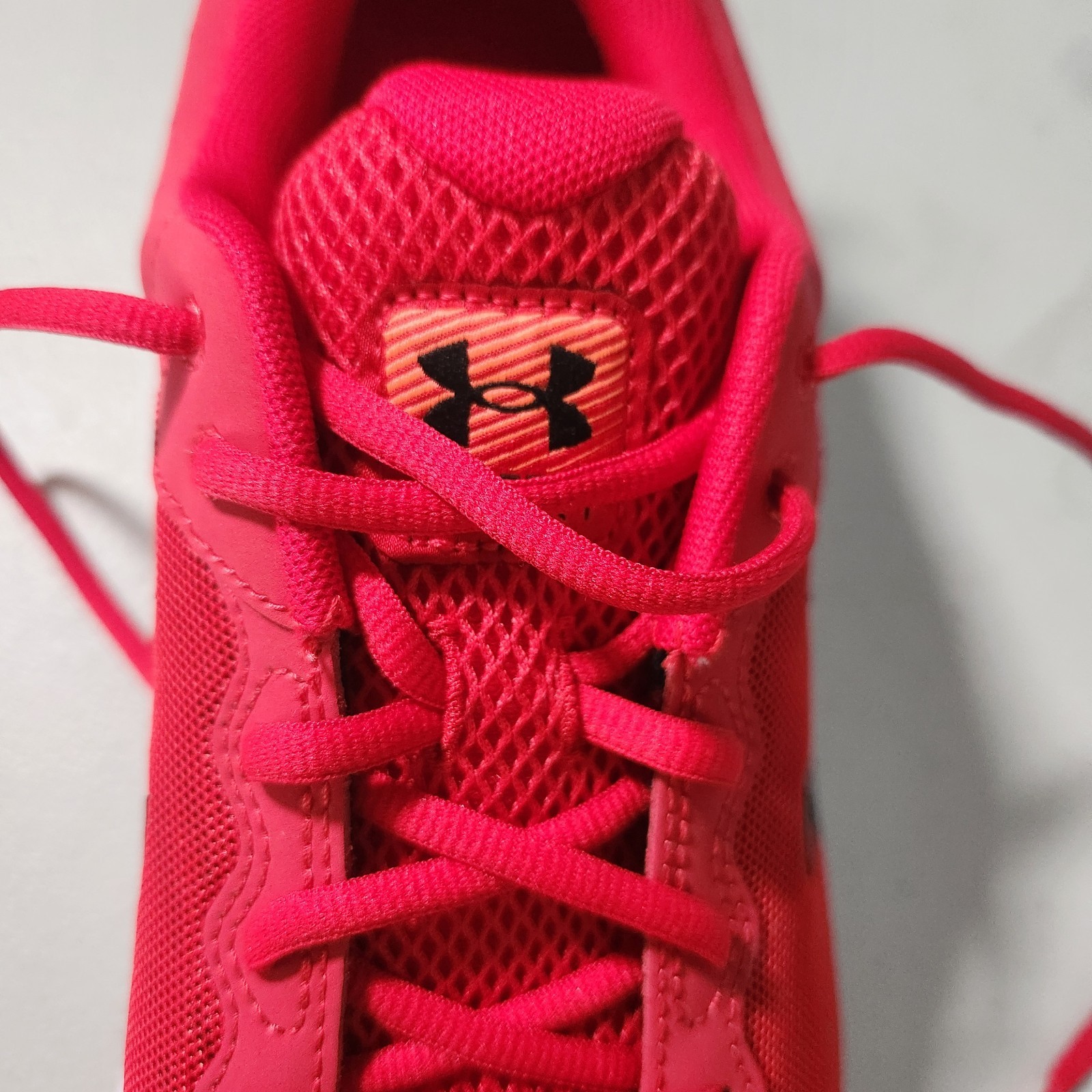 New Under Armour Mens UA Charged Assert 10 Sneakers Size 11.5 Red Running Shoes