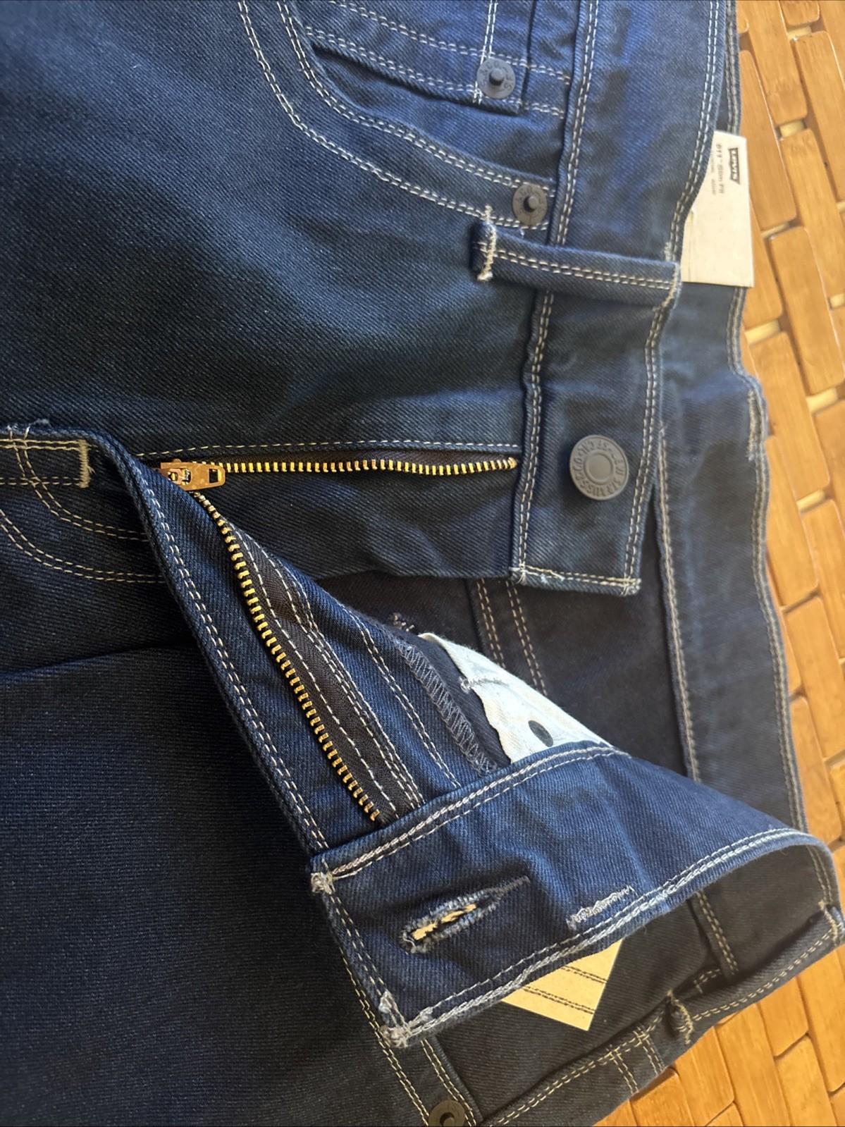 LEVI’S 511 MEN’S JEANS SIZE 32W 32L SLIM FIT DARK BLUE SUPER SOFT FABRIC. NEW