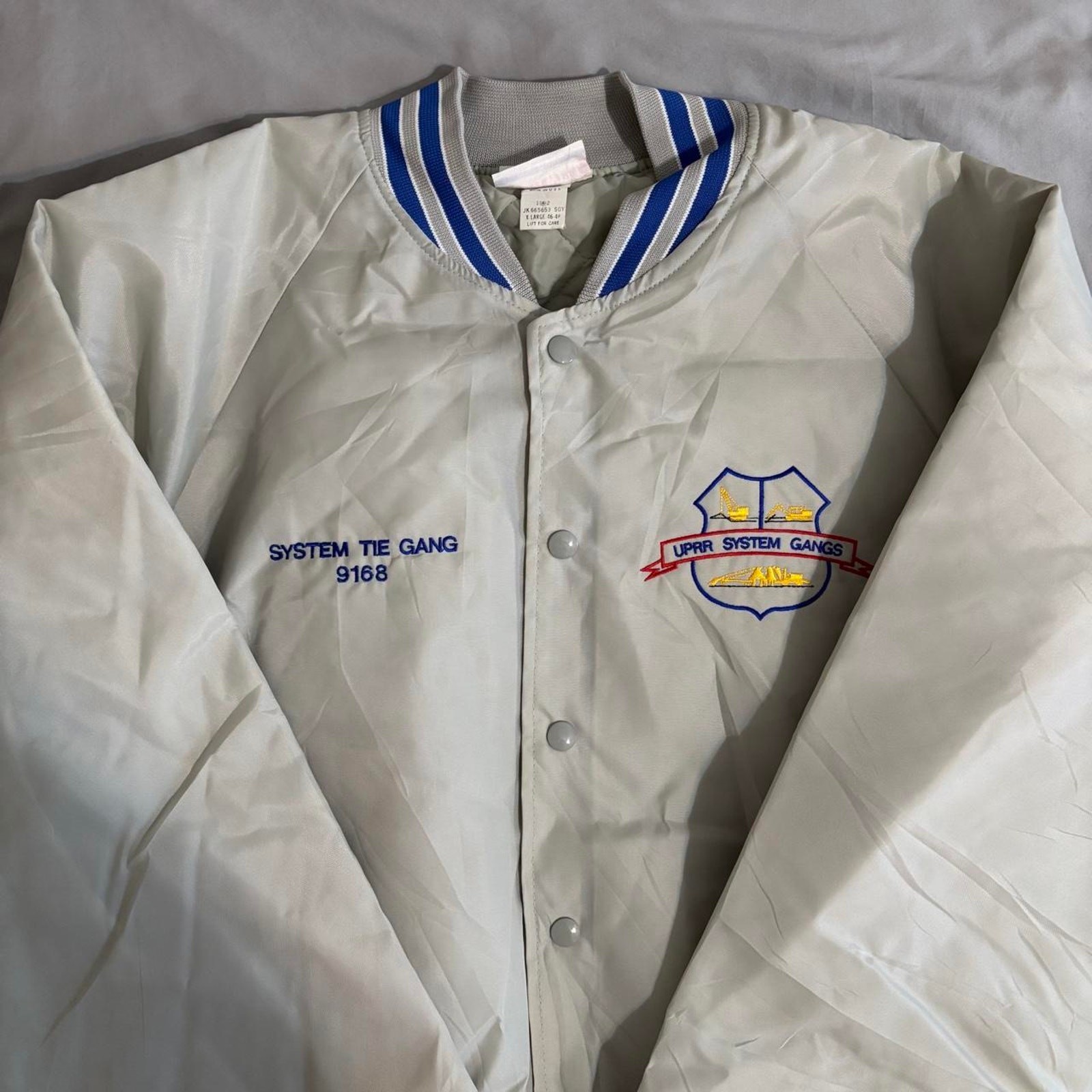 Vintage Hartwell Union Pacific Railroad Jacket Mens XL Gray Nylon Bomber USA