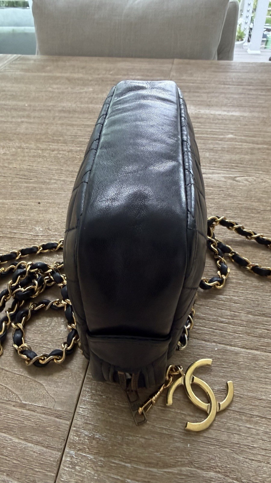 Authentic CHANEL Black Quilted Zip Chain Shoulder camera Bag Gold Hardware CC