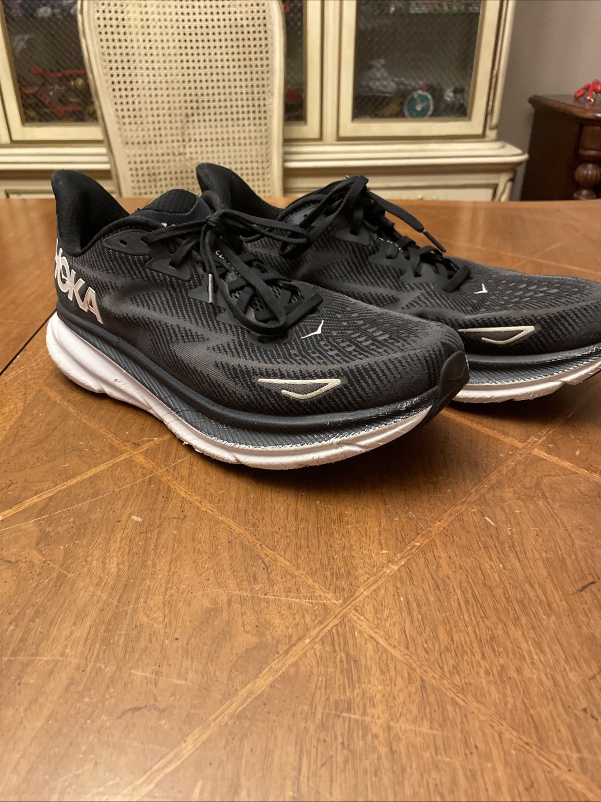 Hoka One One Clifton 9 Wide Running Shoes Men’s Size 12 2E Black White
