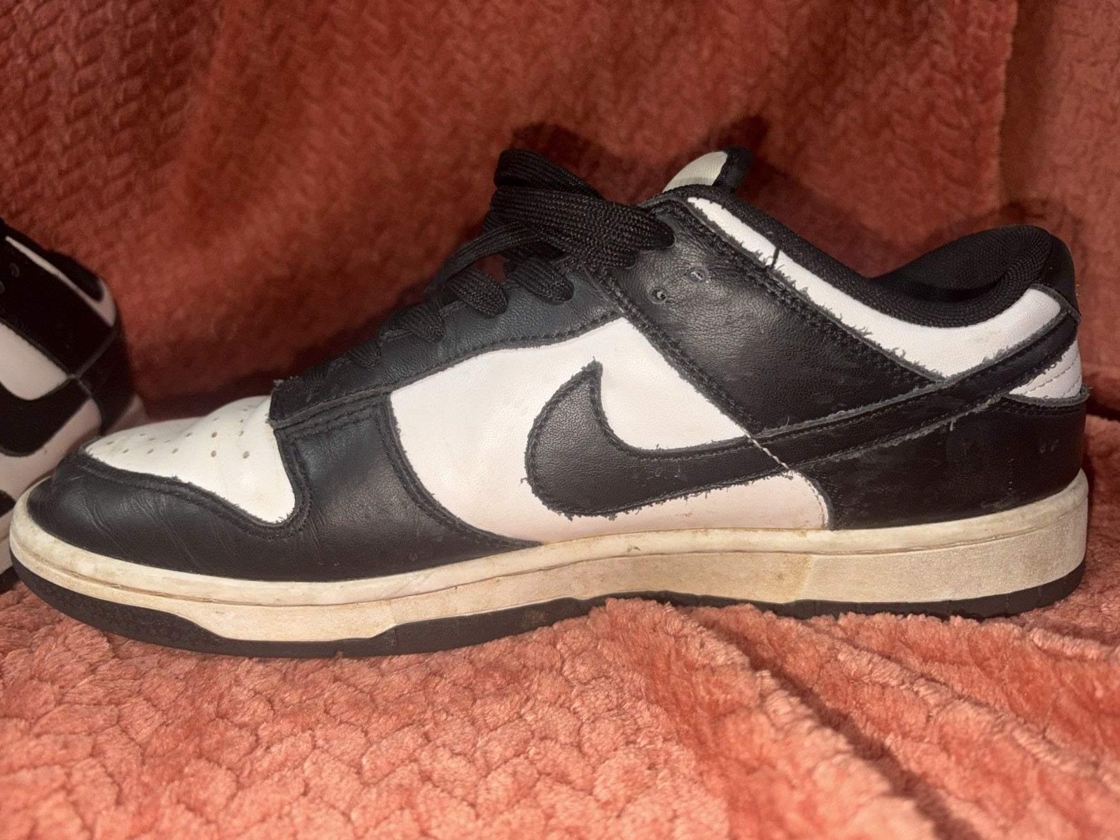 Nike Men’s Athletic Sneakers Lace Up Low Top Black White Colorblock Panda Size10