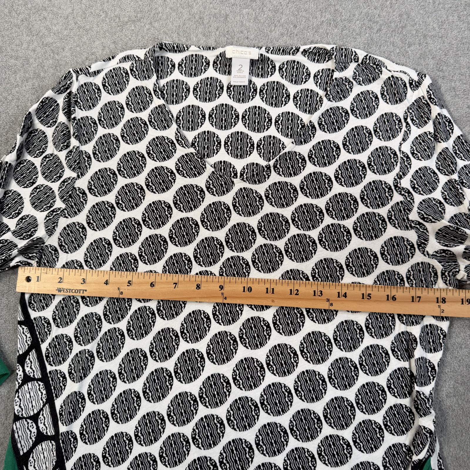 Chico’s Size 2 Large Black White Green Polka Dot Asymmetrical Tunic Top V-neck