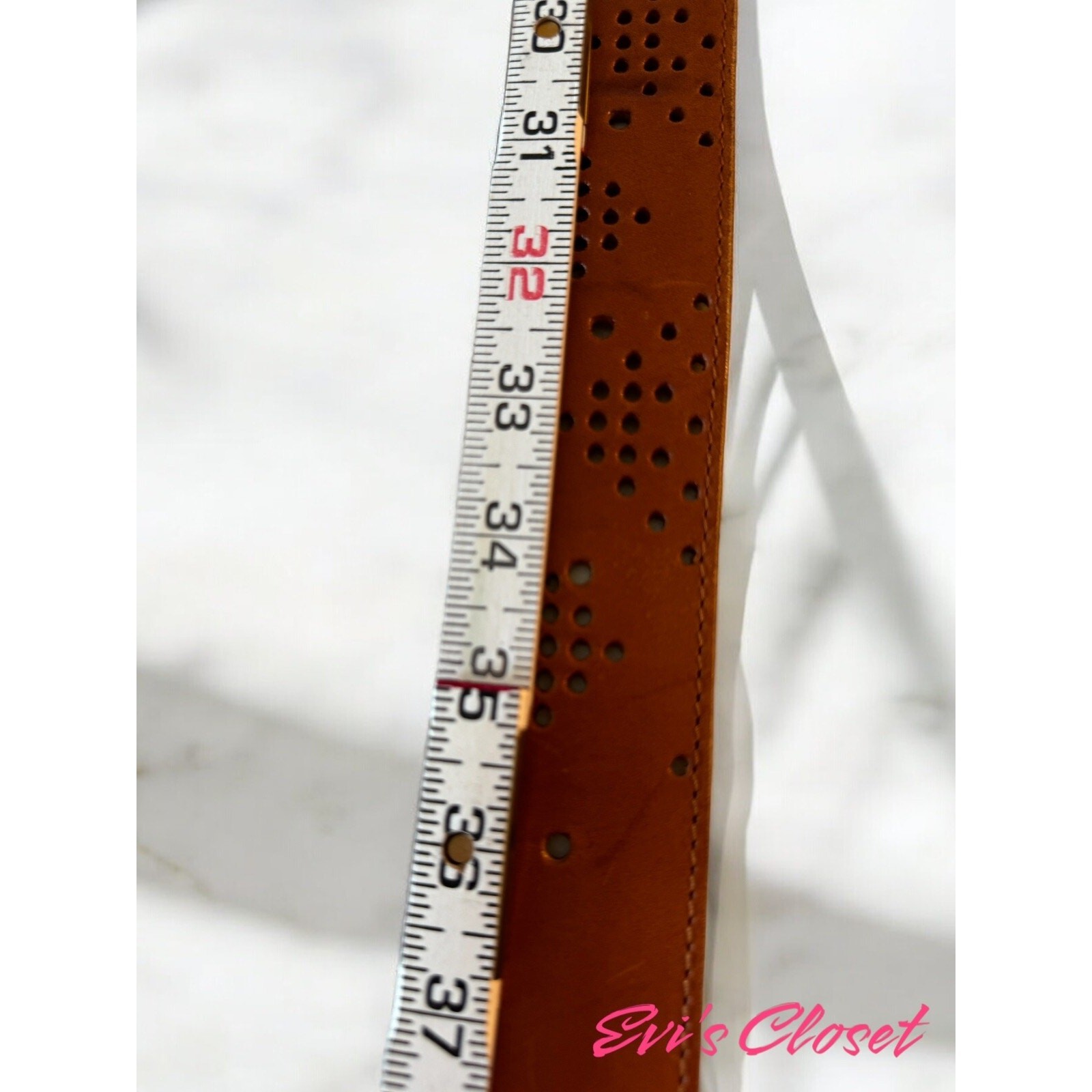 UNIQUE WOMEN’S VINTAGE PERFORATED DESIGN LEATHER BELT SIZE 32″ Check Description