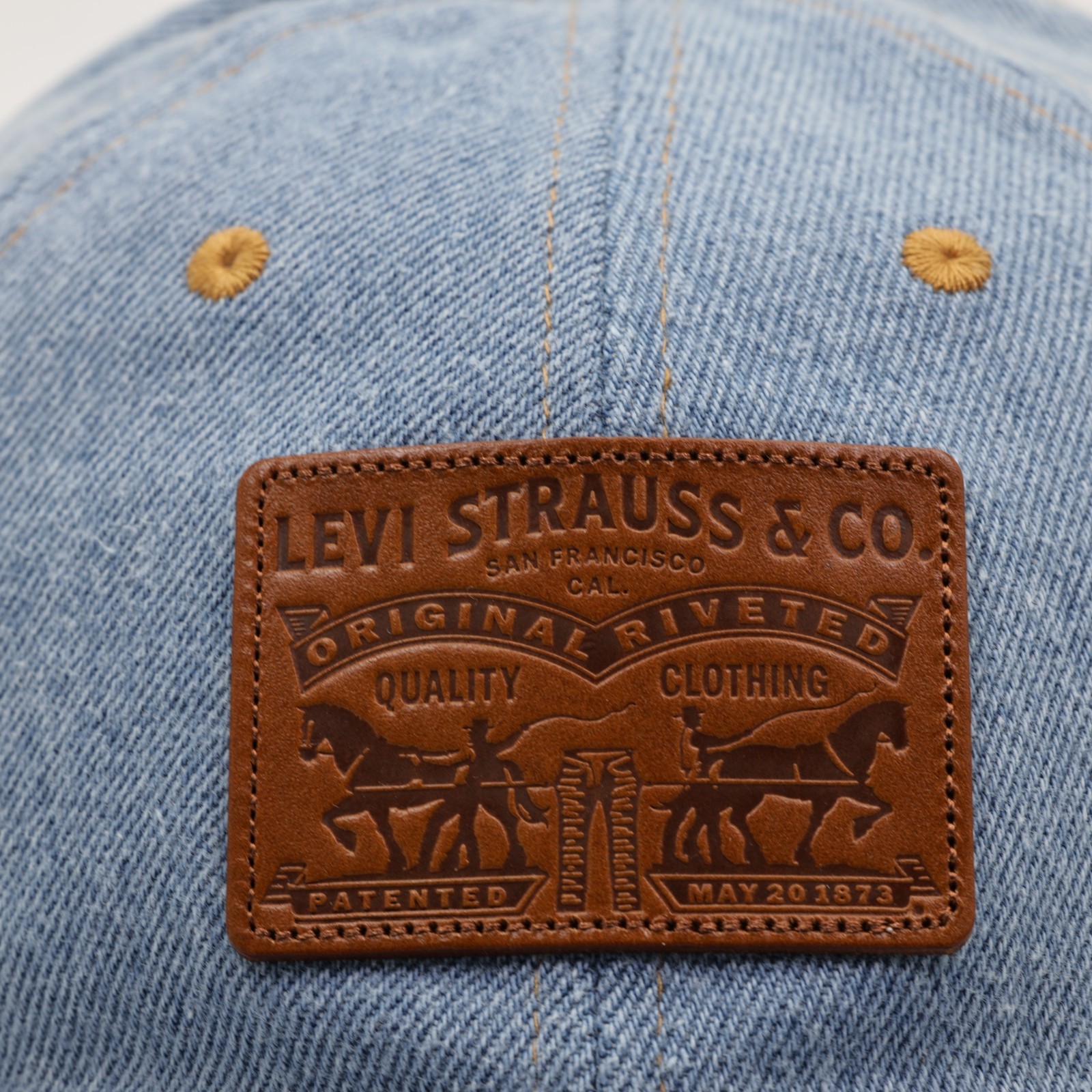 Levi’s Men’s Relaxed Adjustable Leather Patch Denim Dad Cap Light Blue One Size