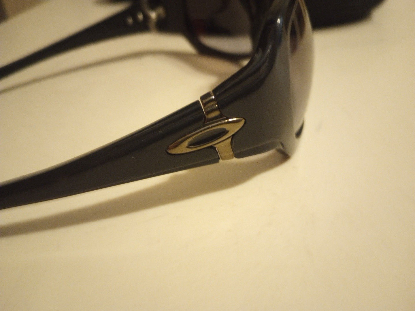Oakley Script Sunglasses Black Frames w/Light Scratches Lenses Womens with Case
