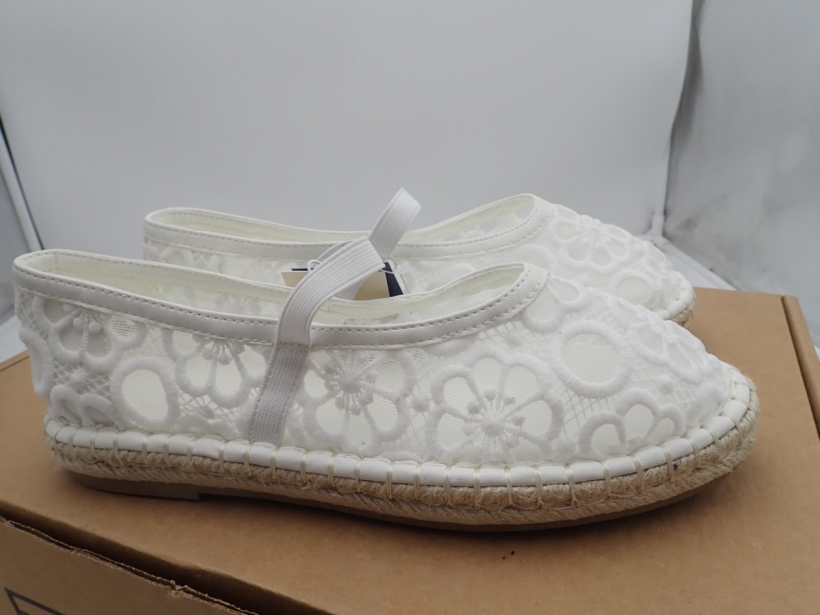 Universal Thread Celia Floral Lace Mary Jane Espadrille sizes 6.5, 7.5, 8.5, 9.5