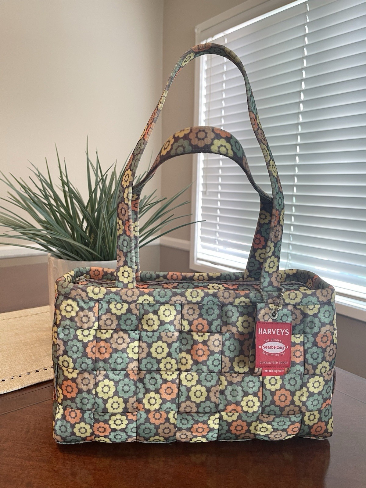 Harvey’s Original Seatbelt Bag Purse Floral Print
