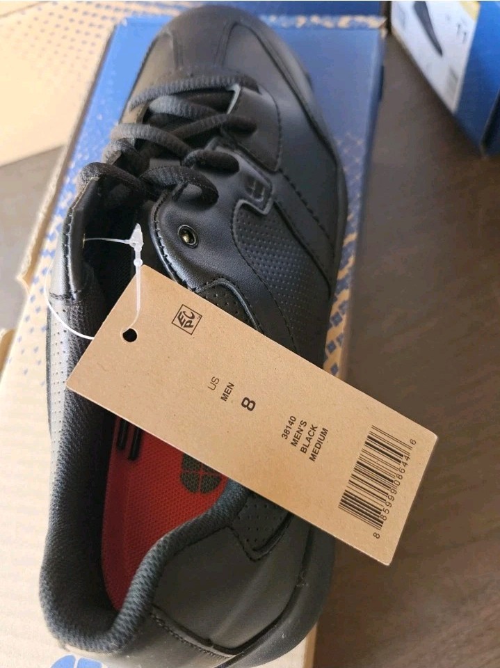 New In Box Shoes for Crews Freestyle II Men’s Size 8 Slip Resistant Work Shoes