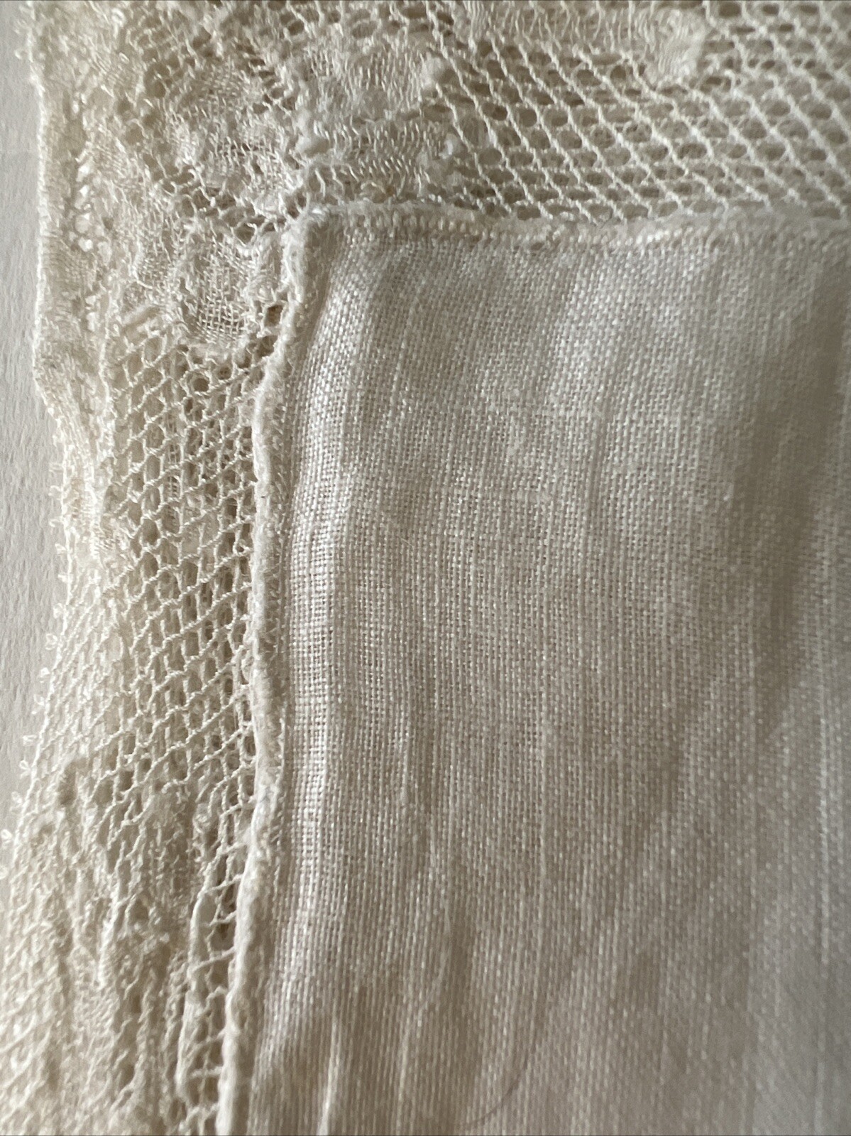 Antique Dog Design Hand Made Fine Linen & Lace Handkerchief 9 Inch Unique