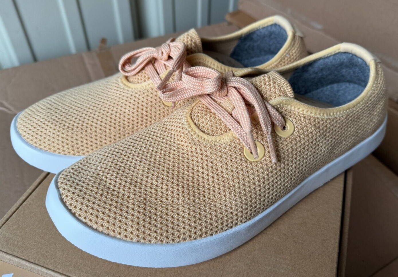 NEW ALLBIRDS TREE SKIPPER LUX BEIGE BOAT SHOES LACES CASUAL YELLOW MENS SIZE 10