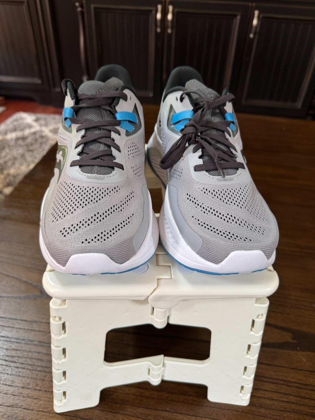 Size 9 – Saucony Guide 15 Wide Gray/Black
