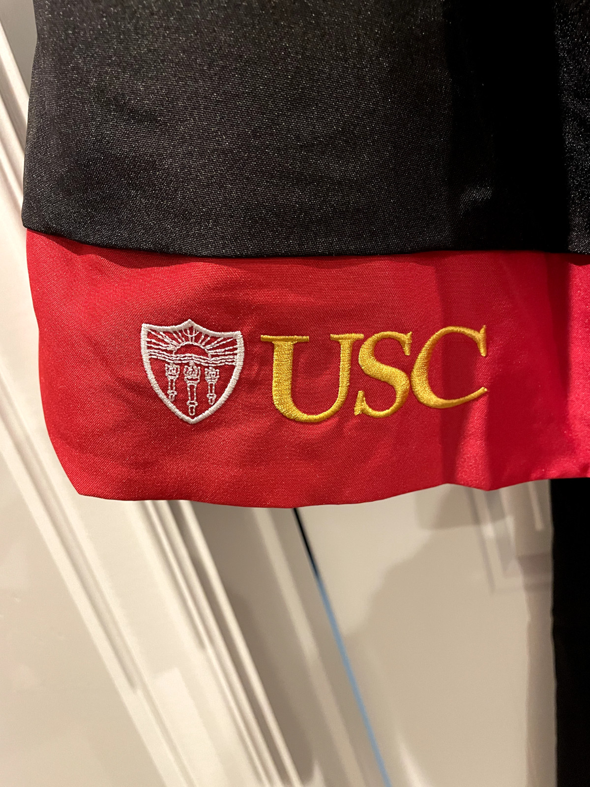 USC Bachelors Graduation Gown Herff Jones Black – Multiple Sizes