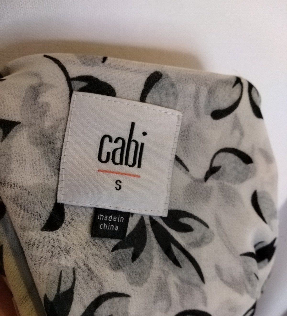 Cabi #5212 Terrace Cami Womens Small Chiffon White Black Floral layered tank top