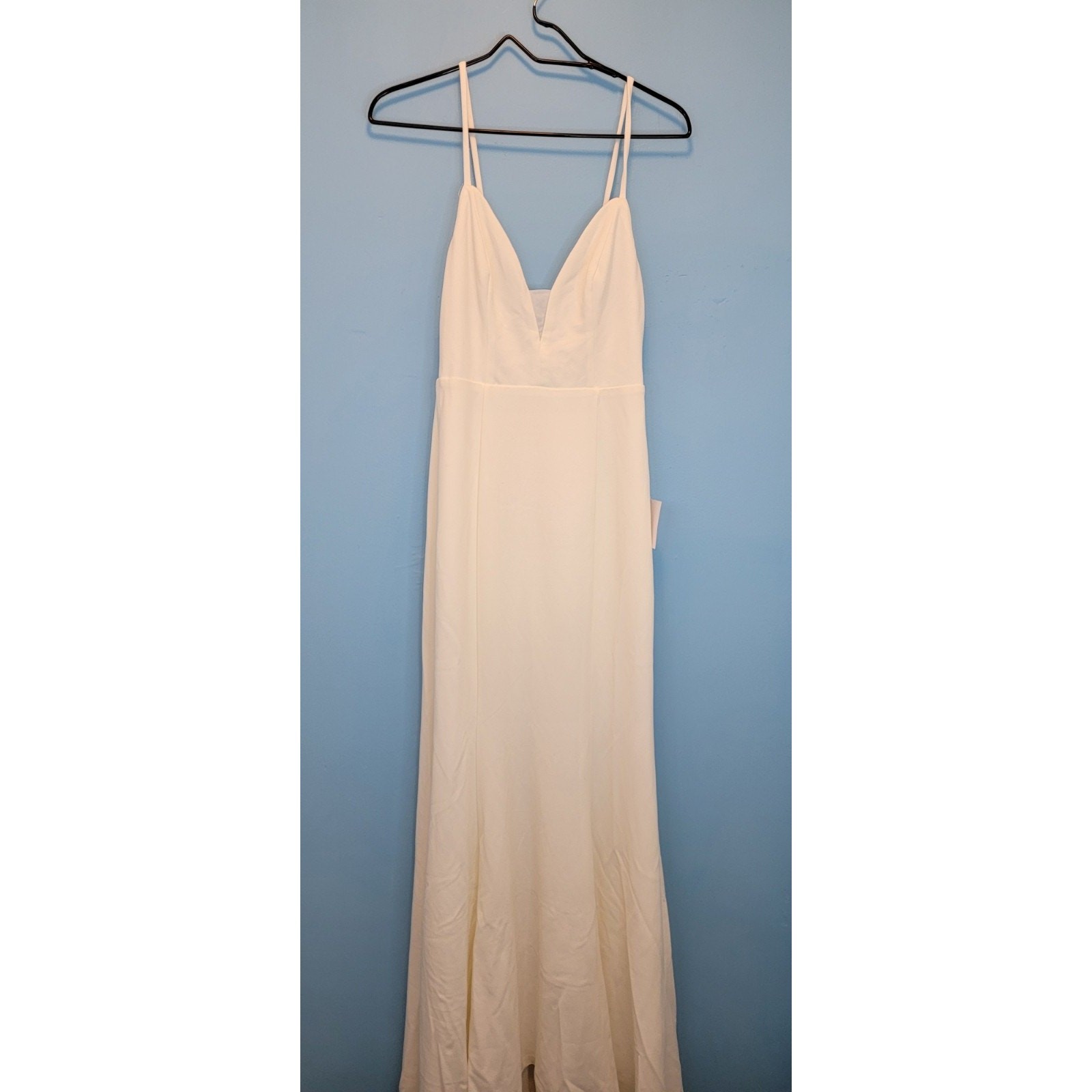 Dreamy Elegant Size Small NWT Lulus Wedding Dress Button Detail Spaghetti V-Neck