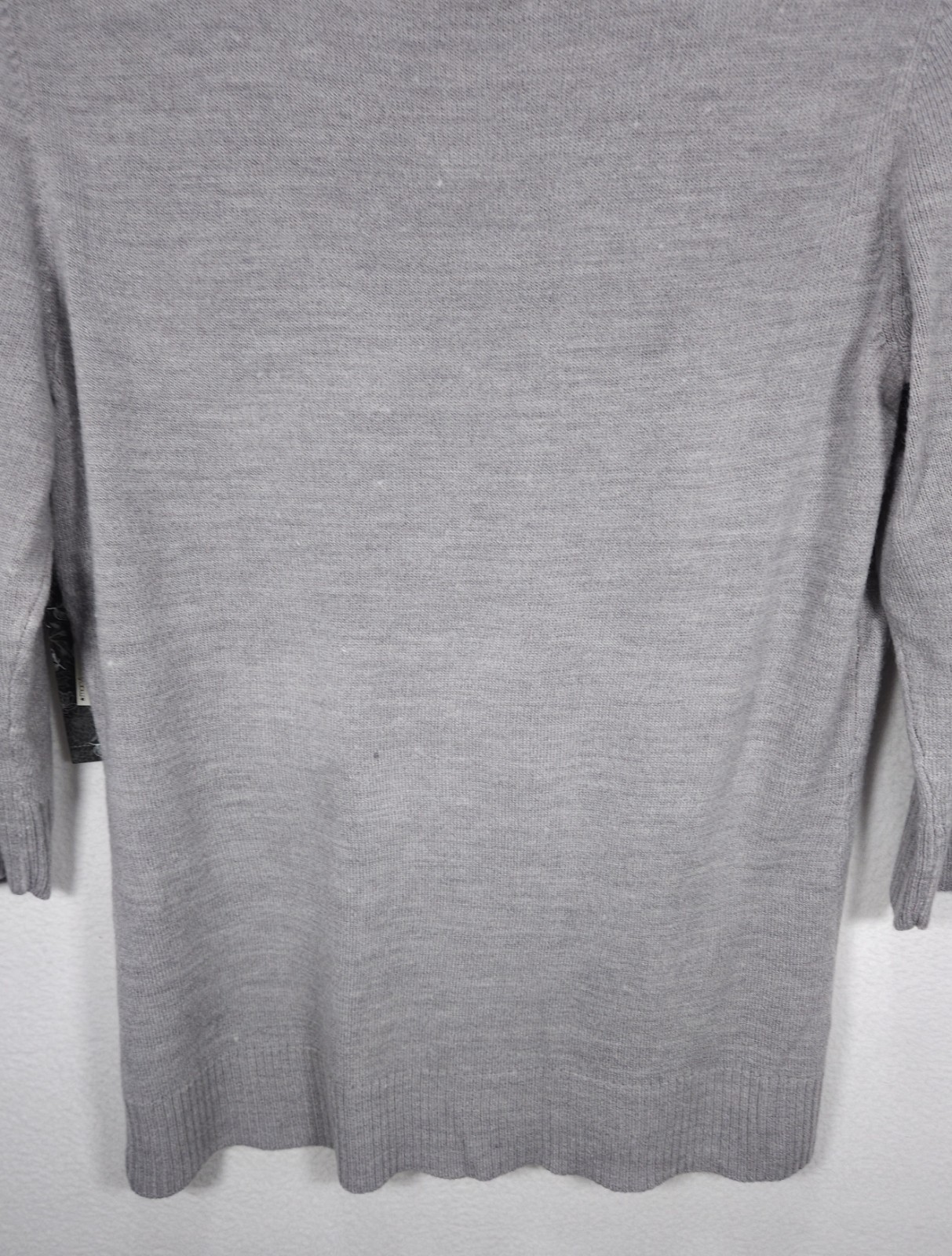 Debbie Morgan Petite Women’s ¾ Sleeve V-Neck Sweater Gray Size PM