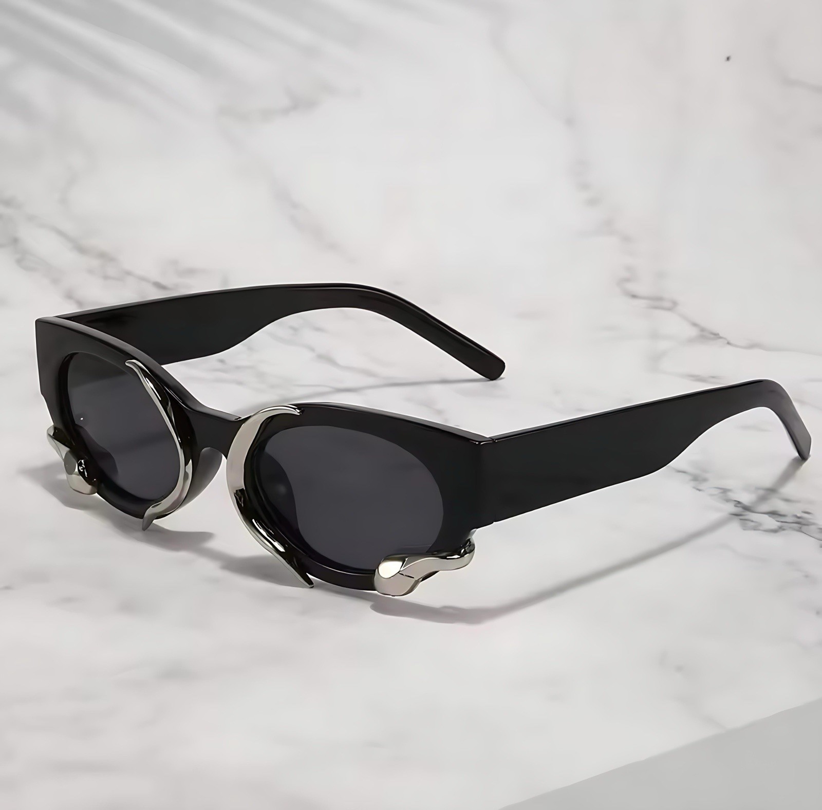 Unisex Retro Black Rectangle Sunglasses with Silver Horn Metal Accents – 141mm